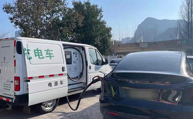 彭州汽车搭电
